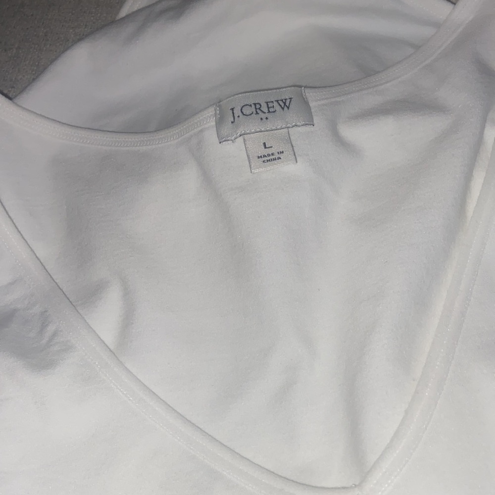 NWOT Sleeveless layering V-neck bodysuit - Picture 2 of 4